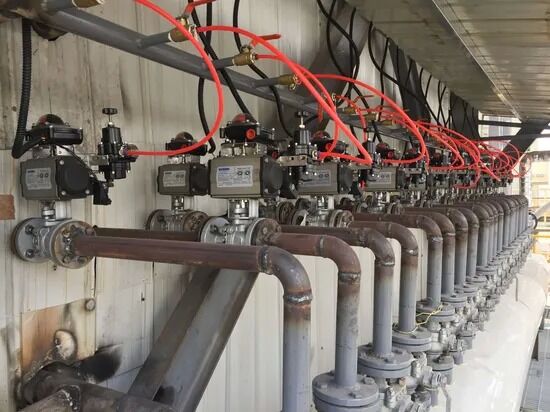 Volledig automatische horizontale vulmachine met multi-head vulklep, pneumatisch opheffen en PLC-besturing voor glazen lijm, siliconen lijm en afdichting lijm